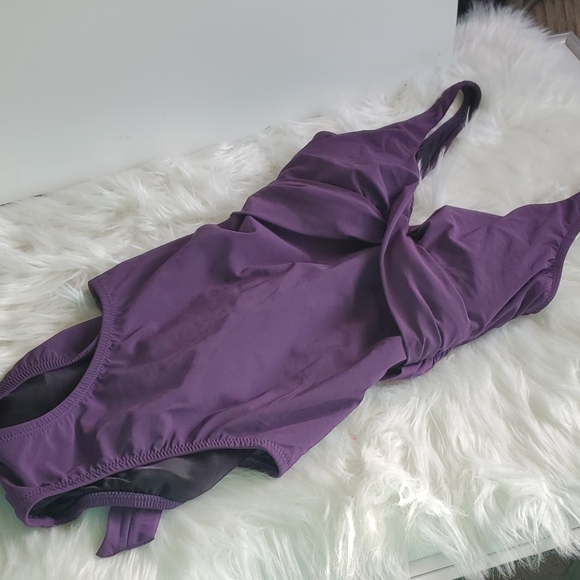 NWT Beautiful Lands End Swimsuit Tummy Control Size 2, NWT👙 - Picture 2 of 10